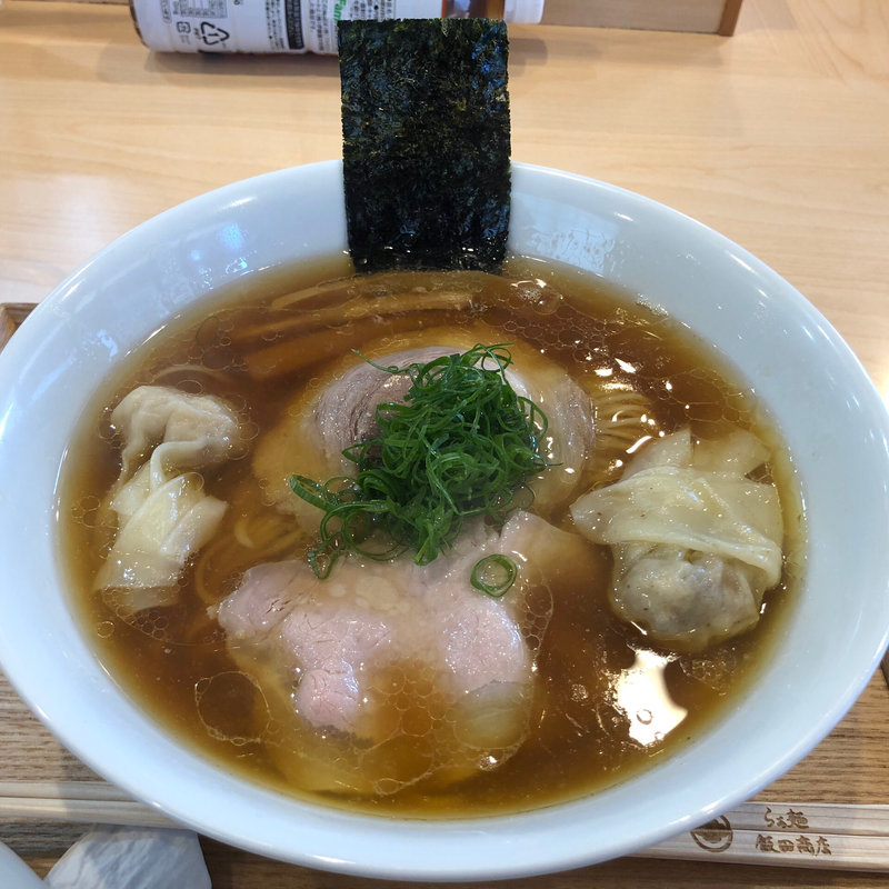 わんたん入り　しょうゆらぁ麺(らぁ麺屋 飯田商店)