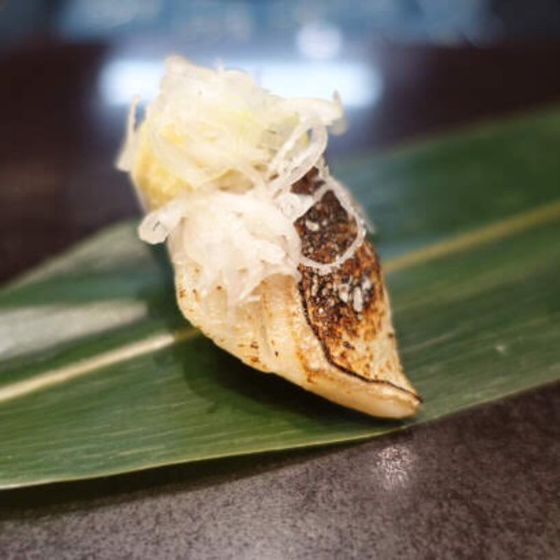 炙りさば(立食い寿司 根室花まる 銀座店)