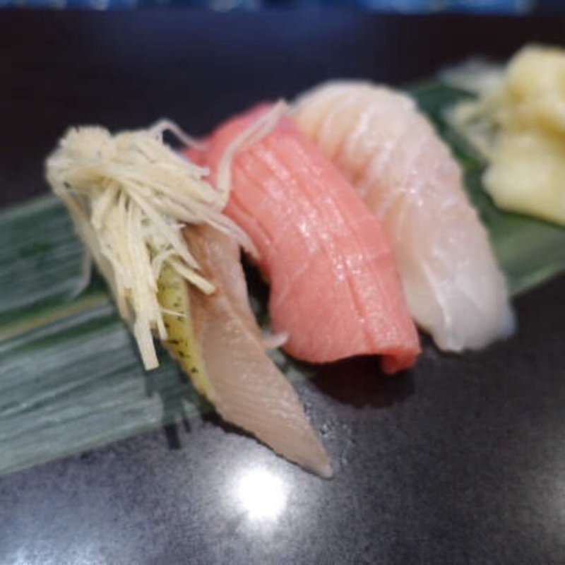 本鮪トロ(立食い寿司 根室花まる 銀座店)