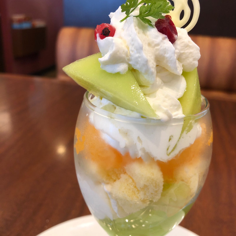 メロンのケーキパフェ(ロイヤルホスト 沼津店 )