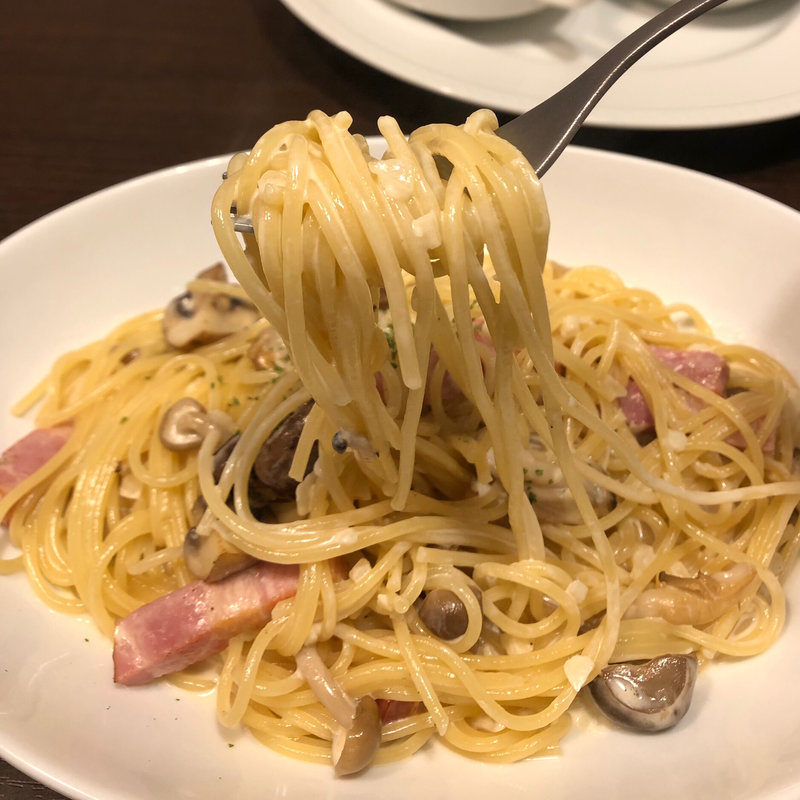 きのこたっぷりクリームソースパスタ(ビストロFumi)