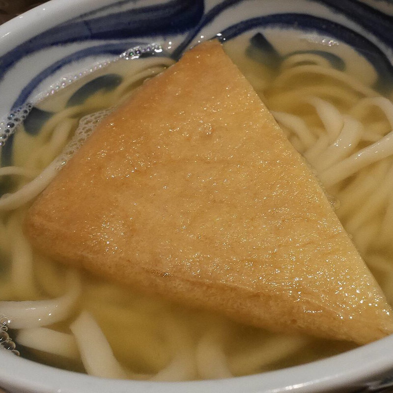 キツネうどん(やたがらす UDON（旧名：酒とうどん 一福）)