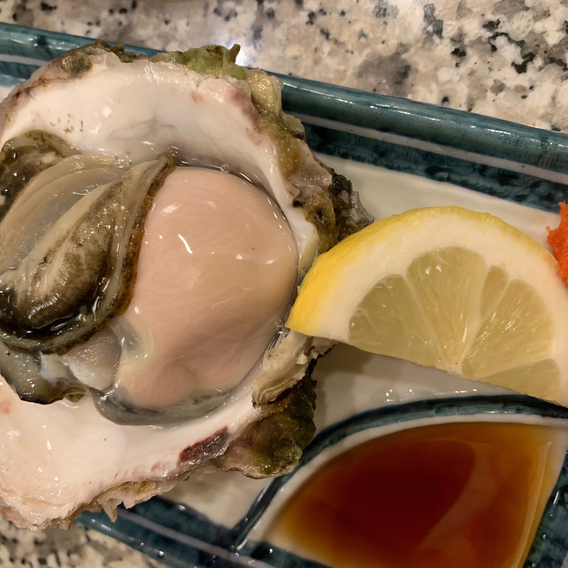 岩牡蠣(まぐろ人 新仲見世通り店)