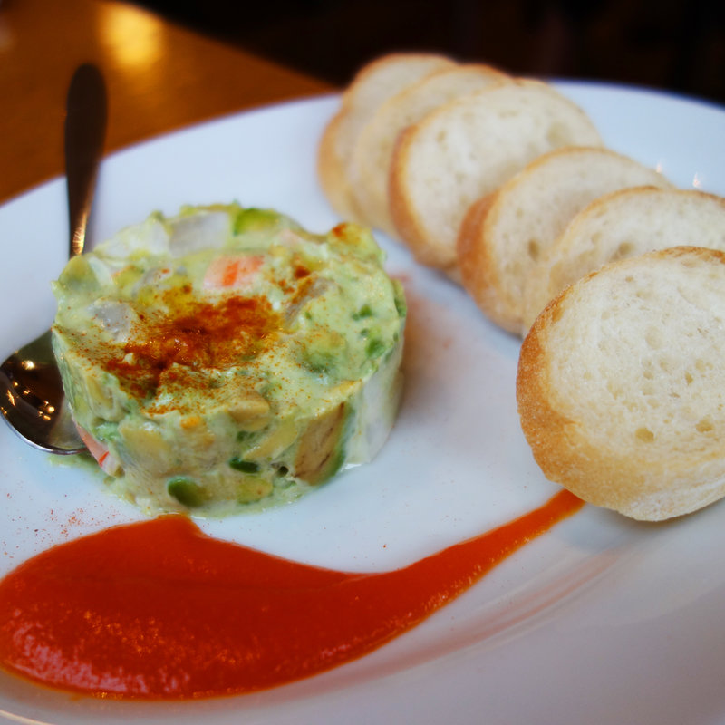 海老・貝柱・アボカドのタルタル(バゲット付)。(今泉一丁目 rakuda)