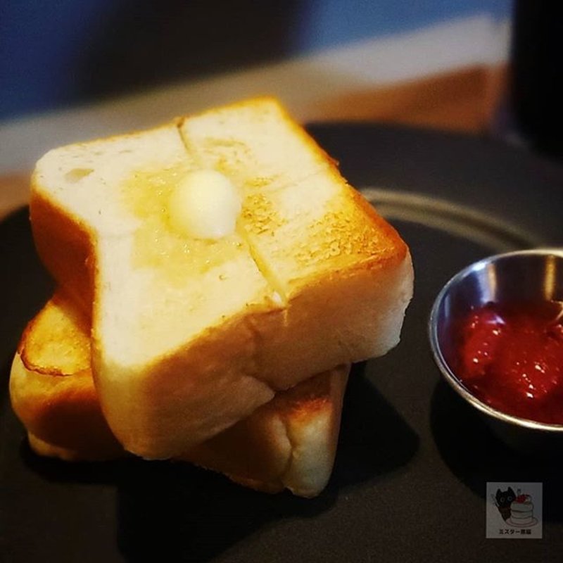 トースト(いちごジャム)(イルマン堂)