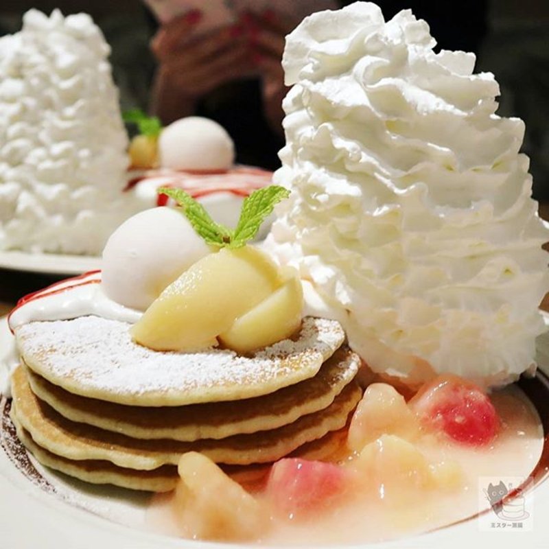 白桃とヨーグルトソースのパンケーキ(Eggs 'n Things 銀座店)