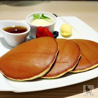 焼立て“三笠”パンケーキ　メープルとバター(文明堂カフェ （BUNMEIDO　CAFE）)