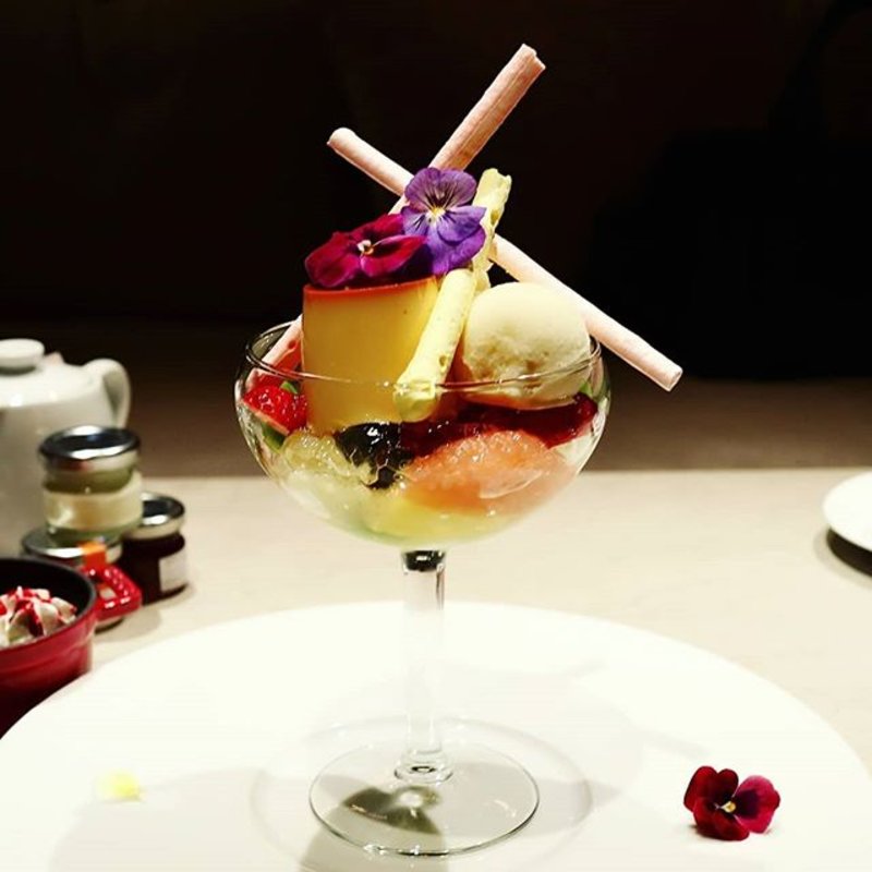 大人のプリンアラモード(カフェ＆ダイニング ゼルコヴァ)