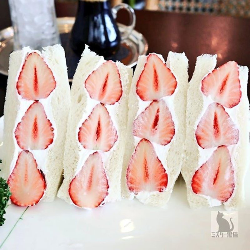 いちごサンド(いちごやさんのカフェテラスひらおか)