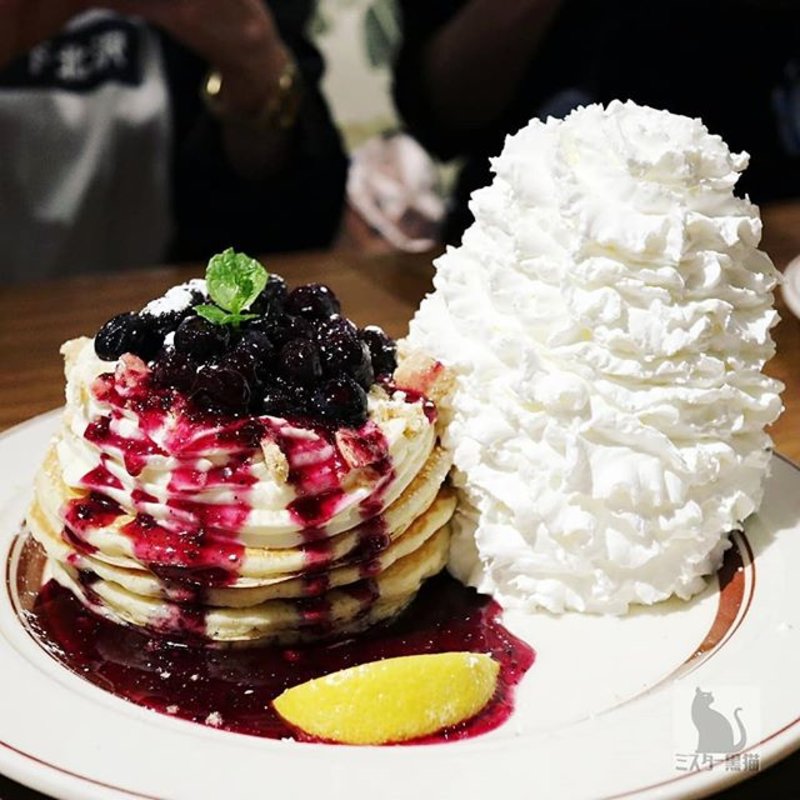 ブルーベリーレアチーズパンケーキ(Eggs 'n Things 銀座店)