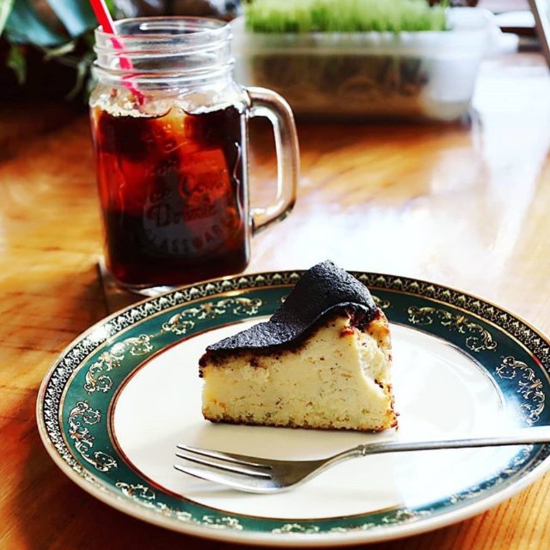 おからのバスクチーズケーキ(Re:s cafebar&sweets リスカフェ)