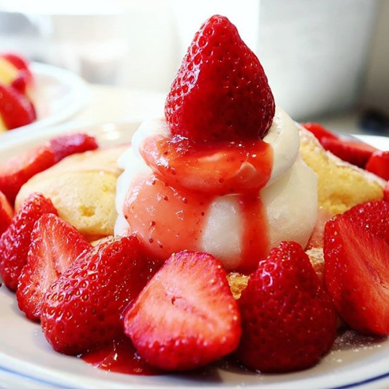 奇跡のパンケーキ あまおうのふわもち包み(FLIPPER'S 表参道店)