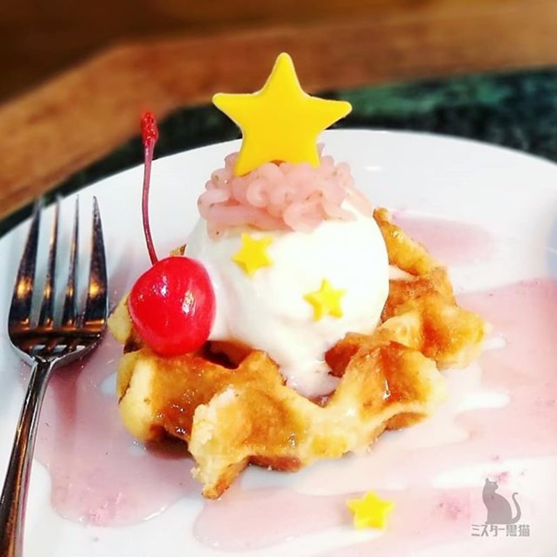 桜のワッフル(Andart 海と宇宙と鉱物とカフェ)