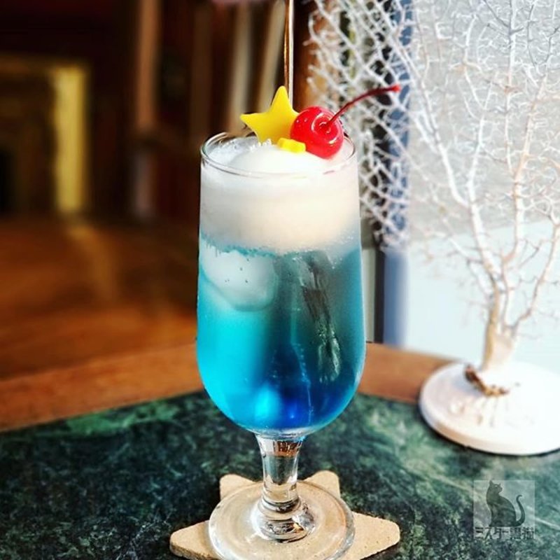 海のクリームソーダ水(Andart 海と宇宙と鉱物とカフェ)