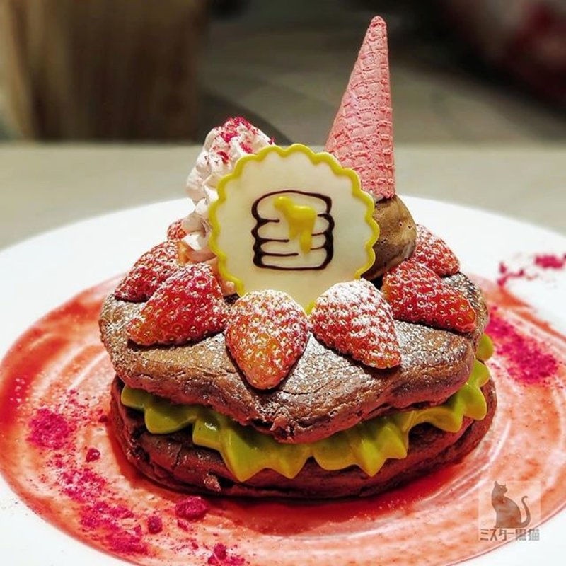 ストロベリー ショコラ パンケーキ～パンケーキクエストバージョン(カフェ＆ダイニング ゼルコヴァ)