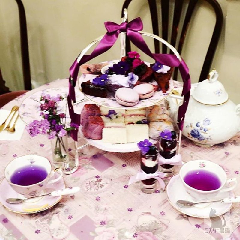すみれのアフタヌーンティーセット(カフェ アコリット)