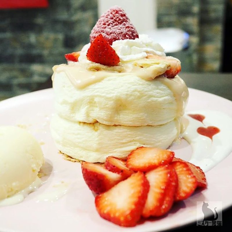 あまおうのミルフィーユパンケーキ(カフェ ドゥ パリ)