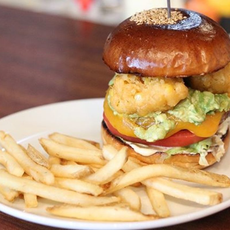 コーンフリッターワカモレバーガー(エース バーガー カフェ （Ace Burger Cafe）)