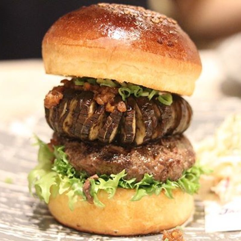 納豆ソースの焼きナスバーガー(JACK's KITCHEN)