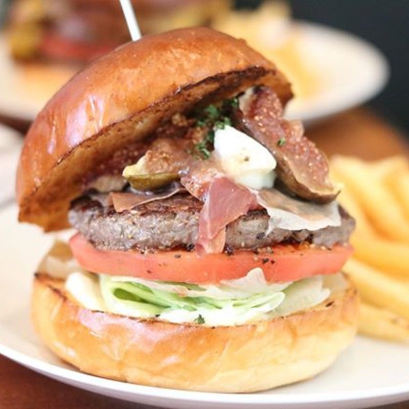 イチジクと生ハムのカマンベールチーズバーガー(エース バーガー カフェ （Ace Burger Cafe）)