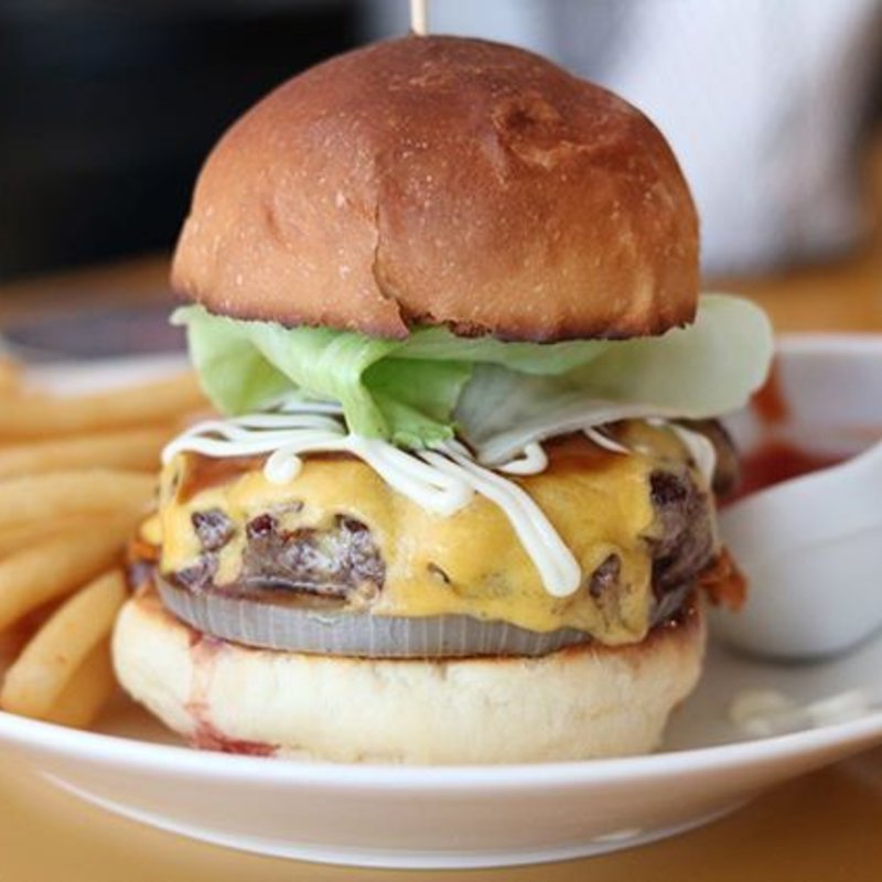 テリヤキチーズバーガー(Beer Pub BRICK LANE（ブリックレーン） 伏見店)