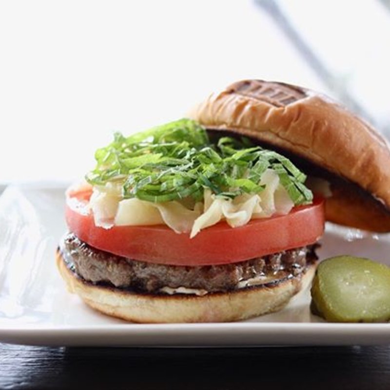 厚切りトマトとガリのハンバーガー(burger house GABURI)