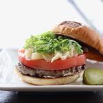 厚切りトマトとガリのハンバーガー(burger house GABURI)