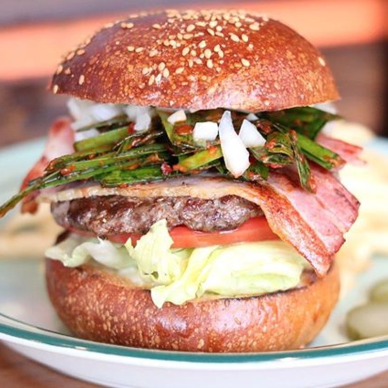 辛ニラベーコンバーガー(California Diner JACKAL （カリフォルニア ダイナー ジャッカル）)