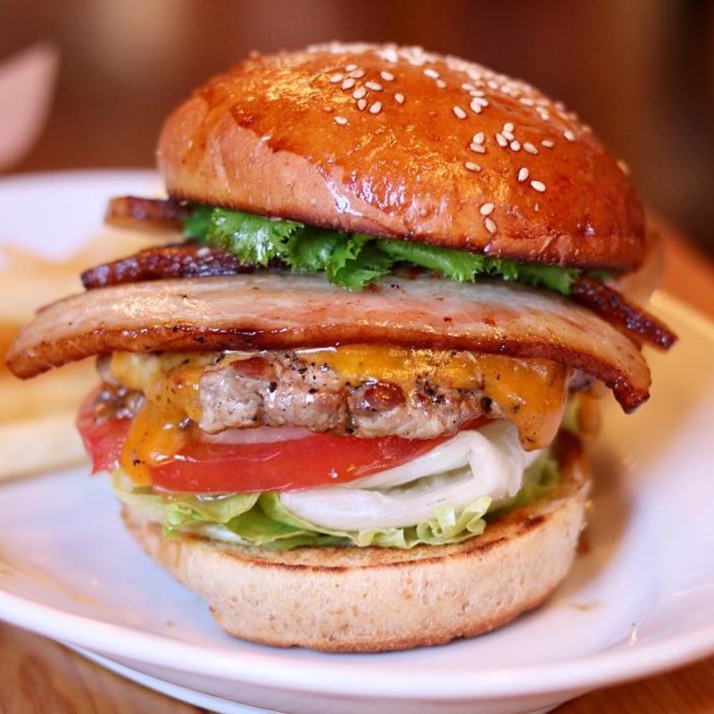 スペシャルスモークベーコンチーズバーガー(ムースヒルズバーガー （MOOSE HILLS BURGER）)