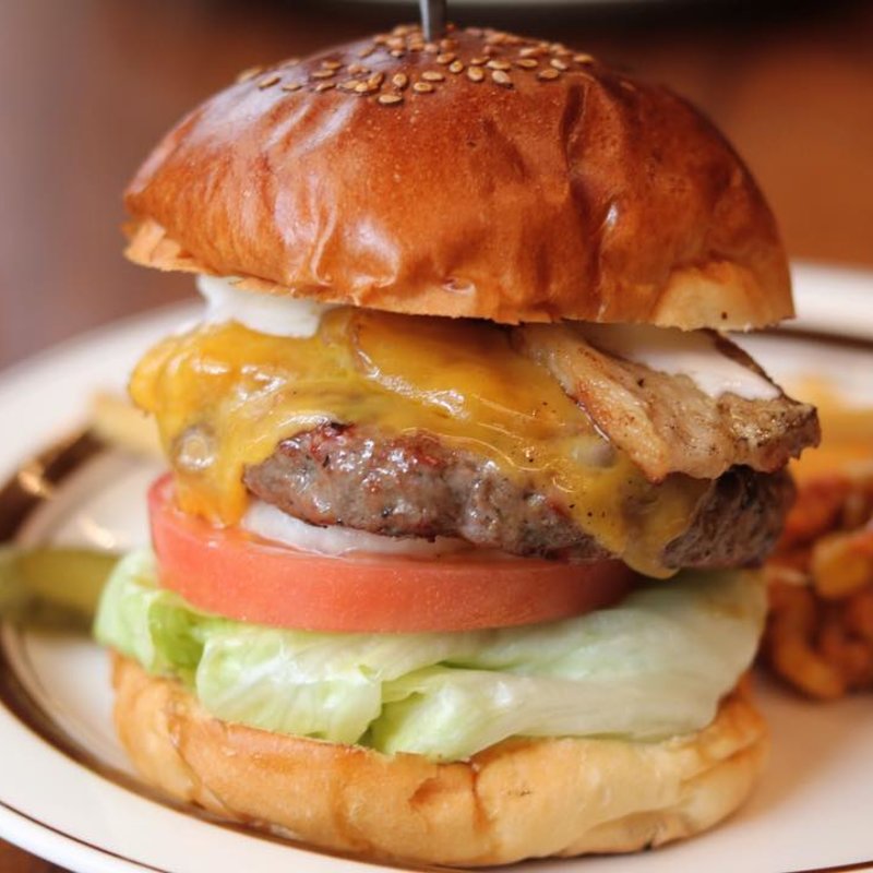 スモーキーパイナップルベーコンチーズバーガー(テキーラ ダイナー （Tequila's diner）)