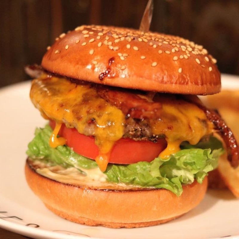 サミットベーコンチーズバーガー(ウェーブスバーガー 名駅店)