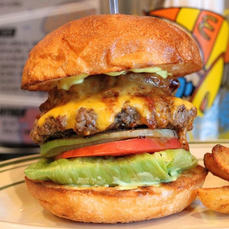 チリチーズバーガー(CARLY BURGER)