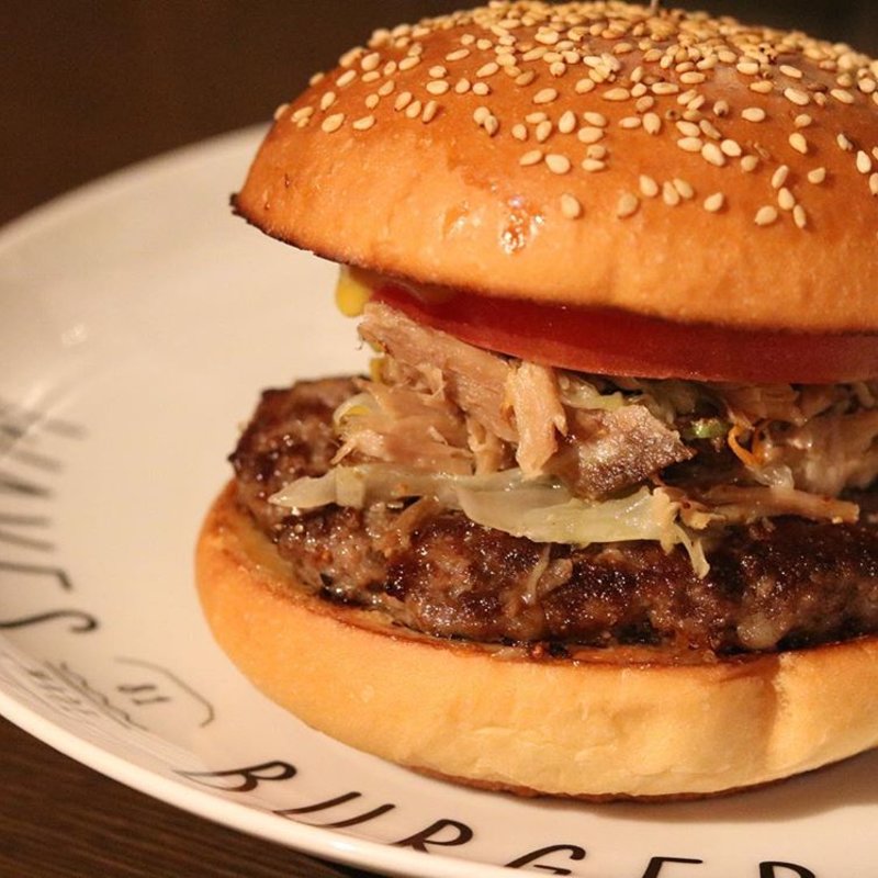 ハワイアンカルアポークバーガー(ウェーブスバーガー 名駅店)