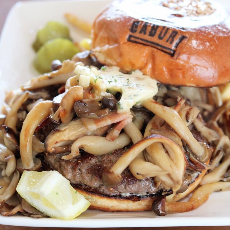 3種のたっぷりキノコのハンバーガー(burger house GABURI)