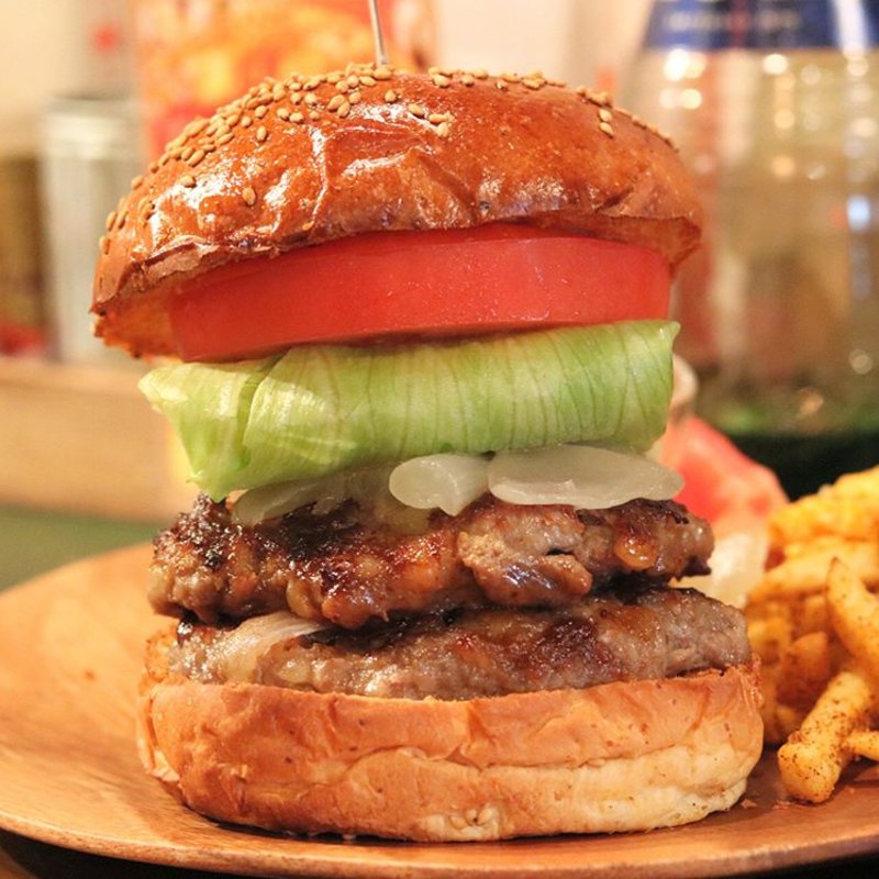 ダブルパティバーガー(ザ★ゴールデンハンバーガーズ （【旧店名】宇宙酒場）)