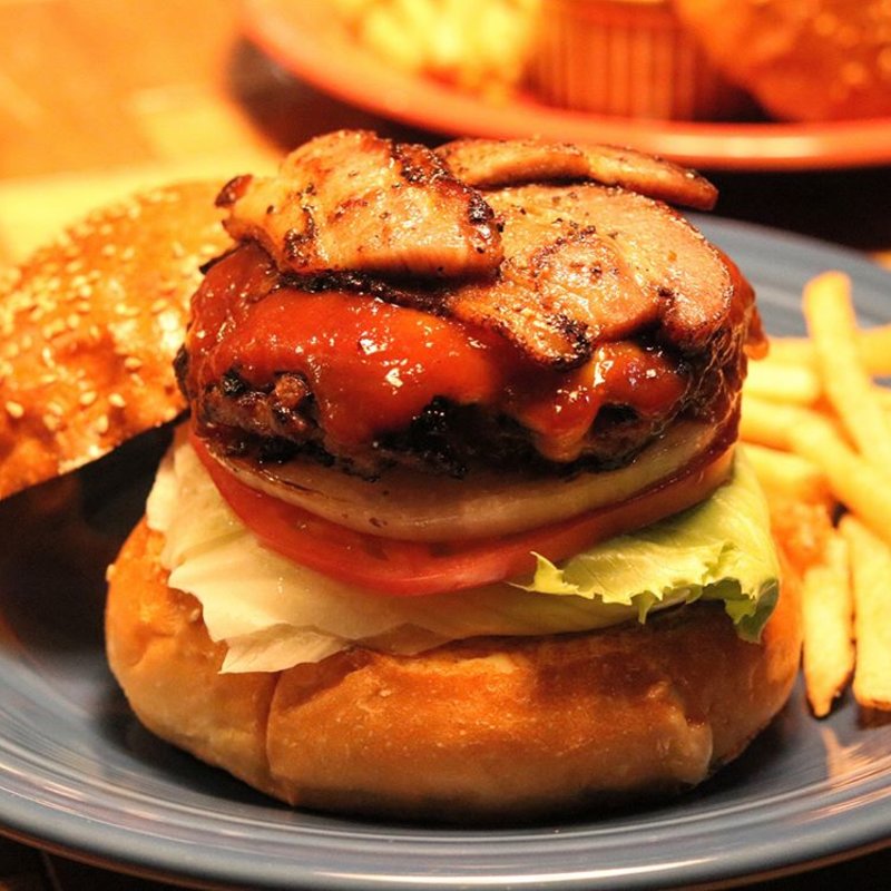 BBQベーコンチーズバーガー(Monks on the Moon)