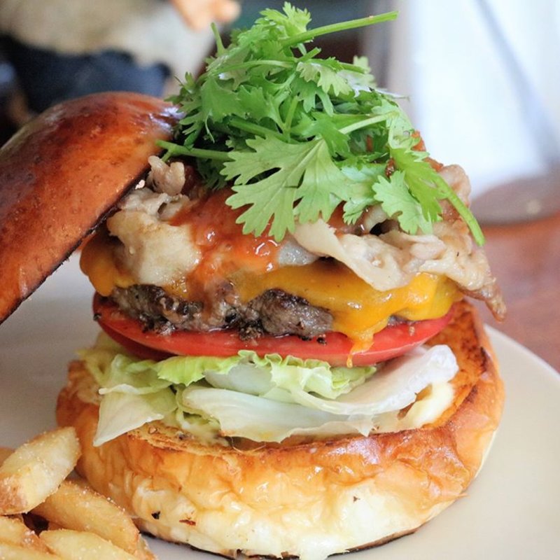 豚バラ肉とパクチーのサルサチーズバーガー(エース バーガー カフェ （Ace Burger Cafe）)