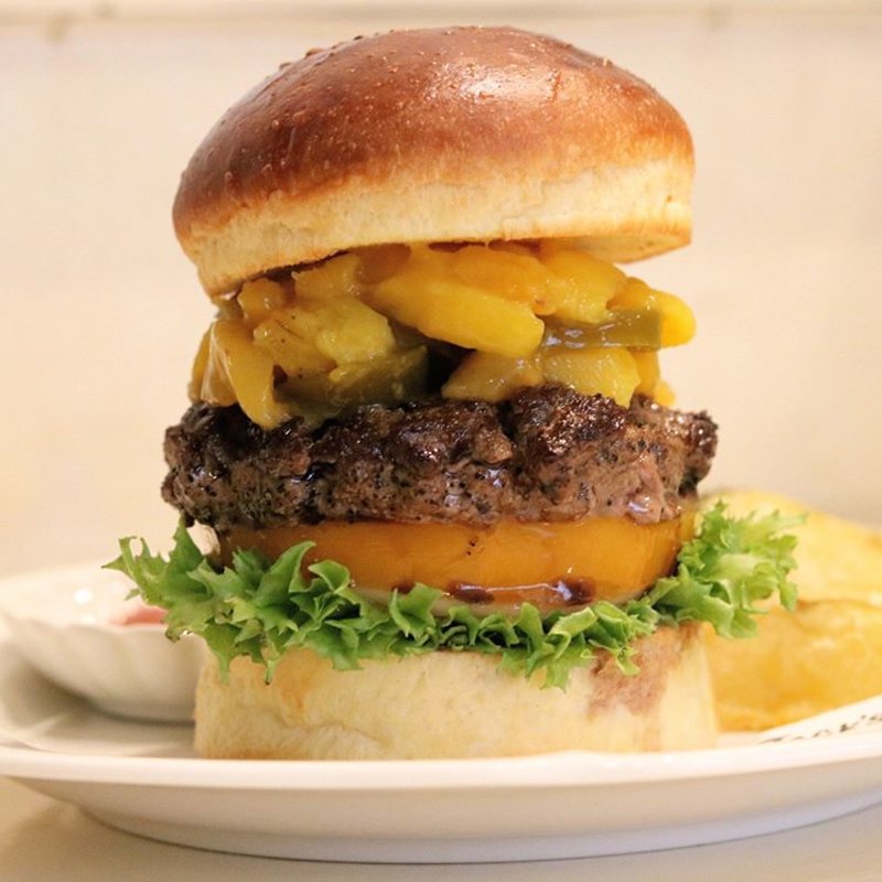 完熟マンゴーとハラペーニョバーガー(JACK's KITCHEN)