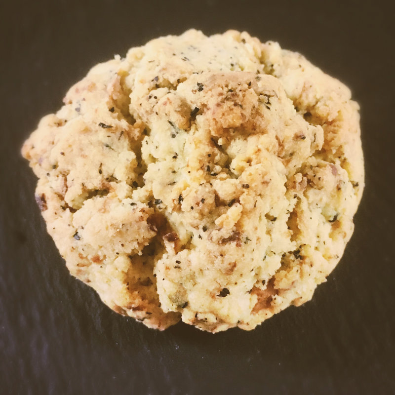 アールグレイとホワイトチョコのスコーン(Ruska Cafe and Scones(ルスカ カフェ アンド スコーンズ))