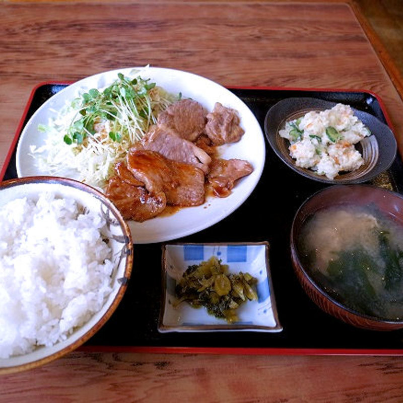 豚肩ロースソテー定食　ポテトサラダ付(いわい食堂 )