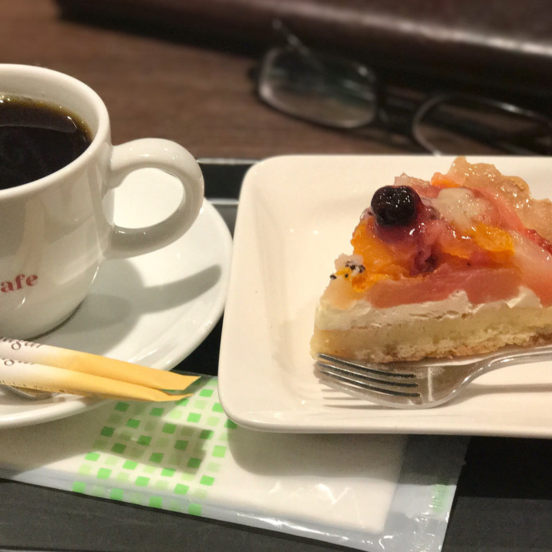 ケーキセット(フルーツタルト/アイスコーヒー)(テイスティカフェ)