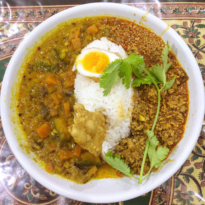 鶏キーマとお野菜のあいがけカリー(セイロンカリー)