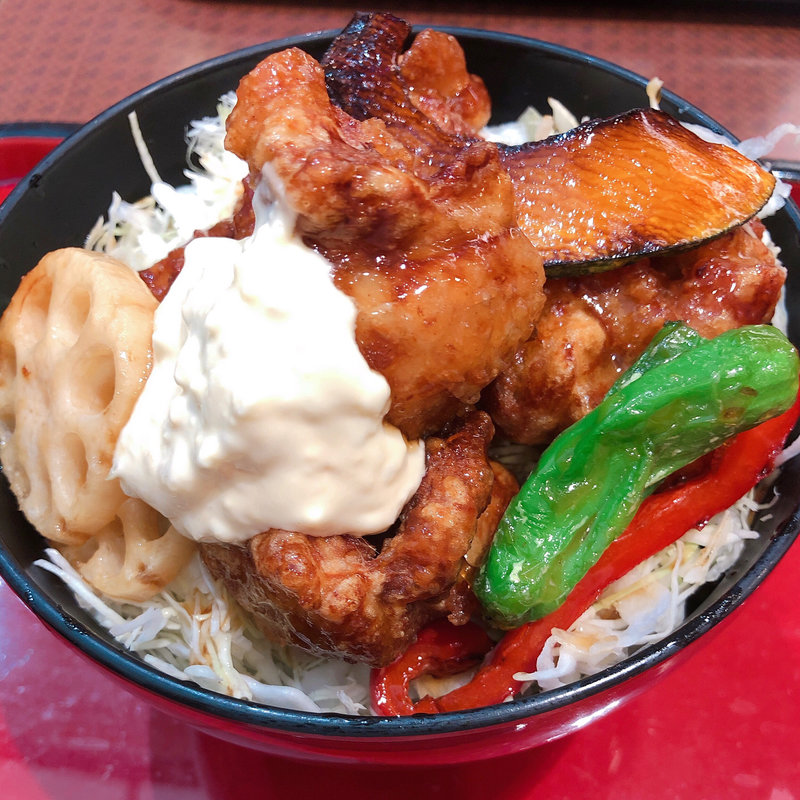 たっぷり野菜とチキン南蛮丼(ザ・どんＪＲ神戸駅店)