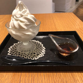 濃いほうじ茶のアフォガード(24/7カフェ　アパートメント )