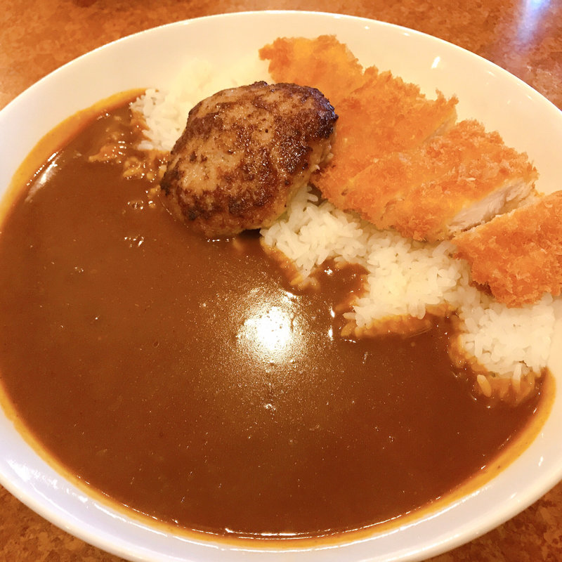 ハンバーグとチキンカツのカレー(カレーの二重丸 小戸店)
