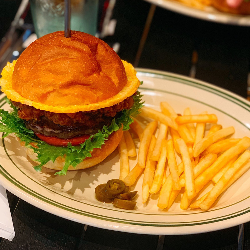 レッドホットチリバーガー（トッピング:BOUSHIチーズ）(VIVA LA BURGER)