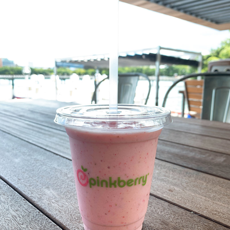 ストロベリーバナナスムージー(パークショップ)