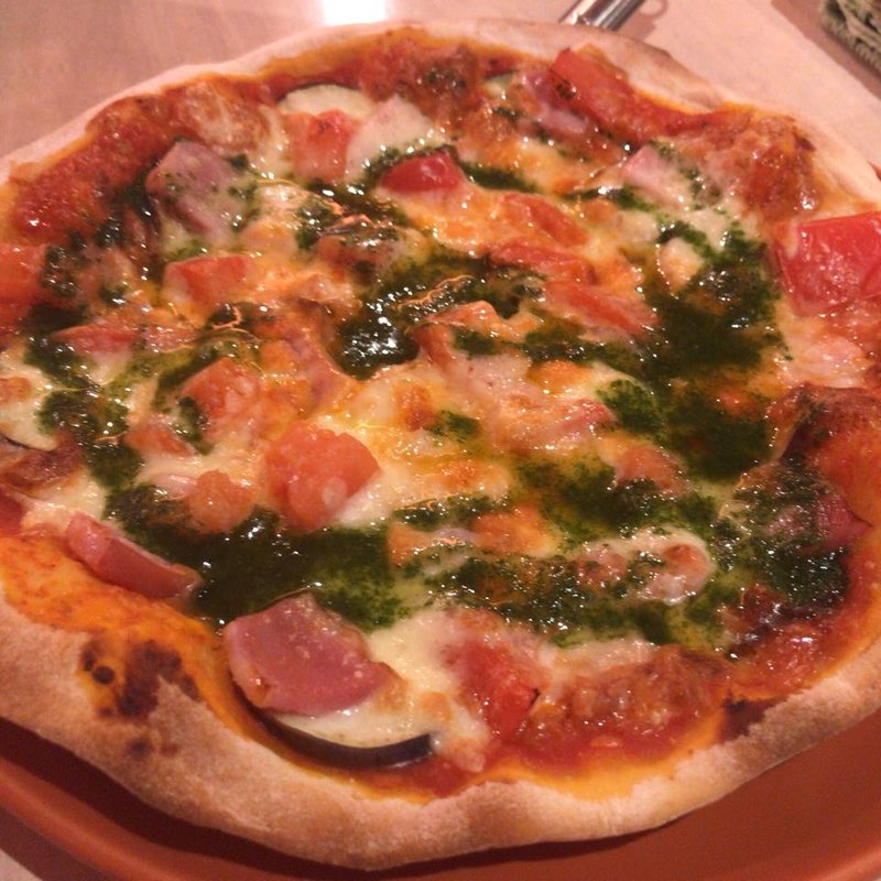 なすとトマトとベーコンとバジルのピッツァ(欧風食堂 Felice （フェリーチェ 【旧店名】 GROTTO）)