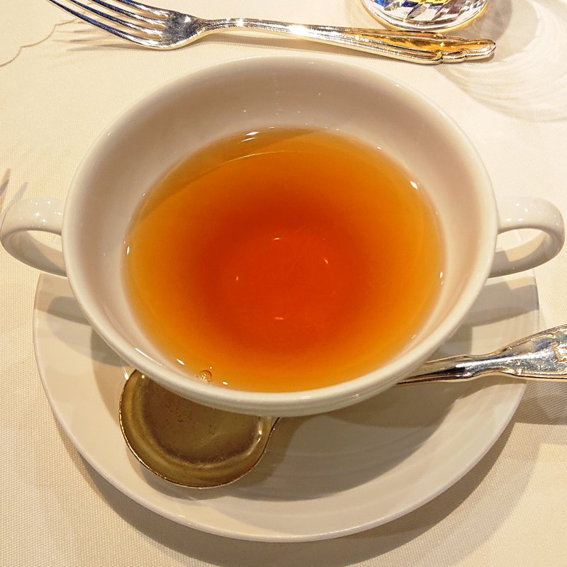 チキンコンソメスープ(（株）東京會舘　銀座スカイラウンジ)