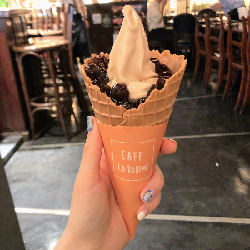 タピオカダージリンミルクティー ソフトクリーム(ラ・ボエム クアリタ 渋谷)